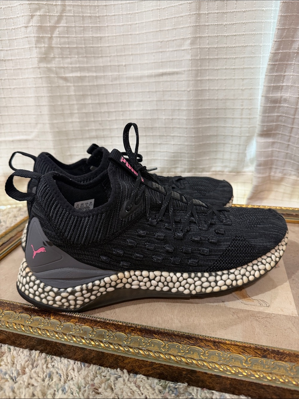 Puma wms sz 11 shoes Hybrid runner fusefit black white pink knit sneakers